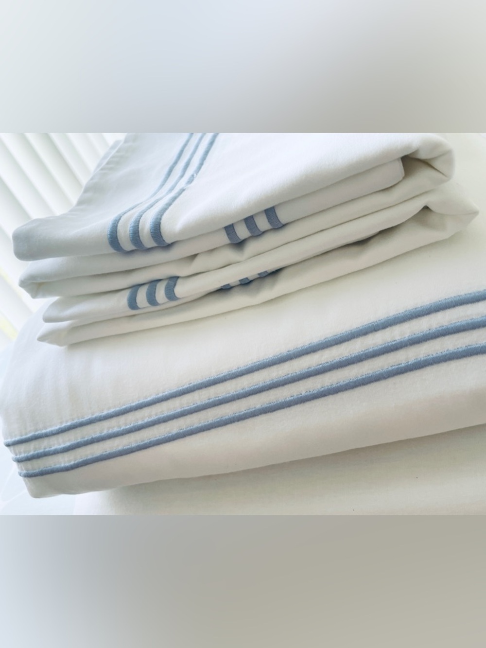 Pottery Barn Grand Organic Percale Duvet Cover Full XL/Queen 2 Shams White Blue